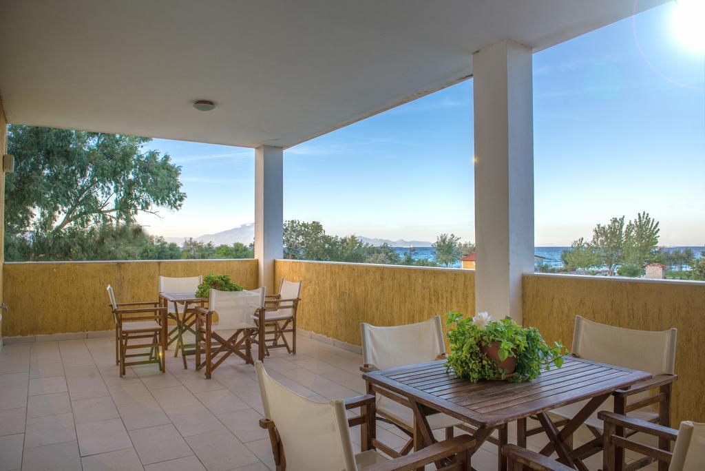 Villa Pouliezos Apartments アリカナス エクステリア 写真